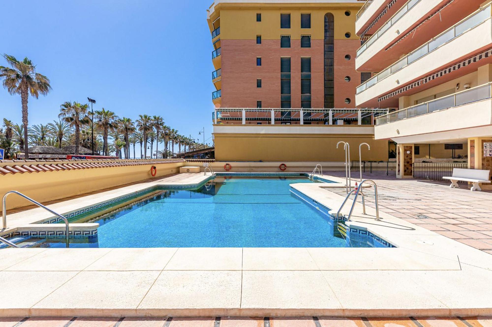 797 Holiday Rentals - Moderno Piso En Primera Linea De Playa Torremolinos Exterior foto
